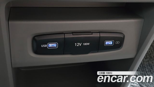 Hyundai Staria 4WD Lounge 9-Seater Inspiration 2023 — фото 41