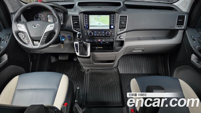Hyundai Solati 15-seater Luxury 2024 — фото 7