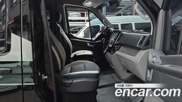 Hyundai Solati 15-seater Luxury 2024 — фото 11