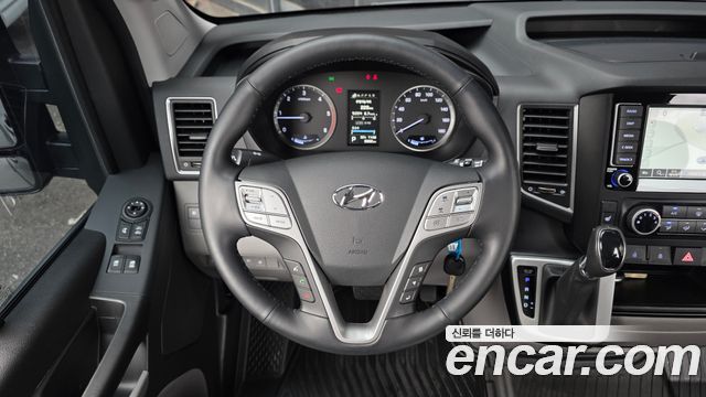Hyundai Solati 15-seater Luxury 2024 — фото 13