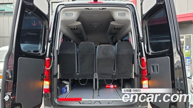 Hyundai Solati 15-seater Luxury 2024 — фото 20