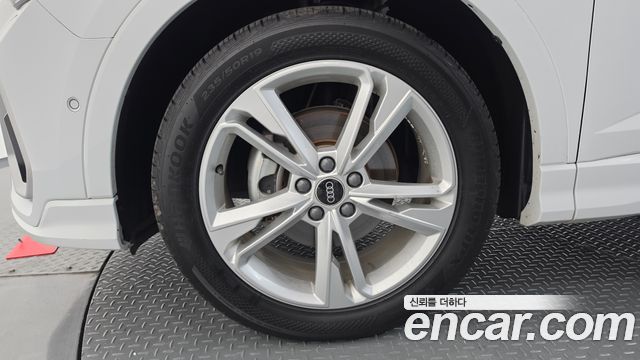 Audi Q3 (F3) 35 TDI Premium Sportback 2022 — фото 5