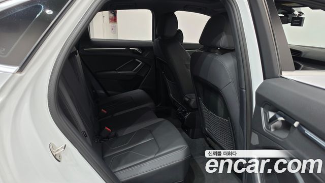 Audi Q3 (F3) 35 TDI Premium Sportback 2022 — фото 11
