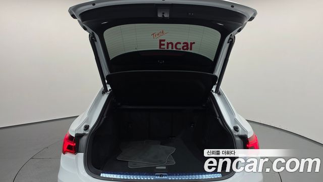 Audi Q3 (F3) 35 TDI Premium Sportback 2022 — фото 19