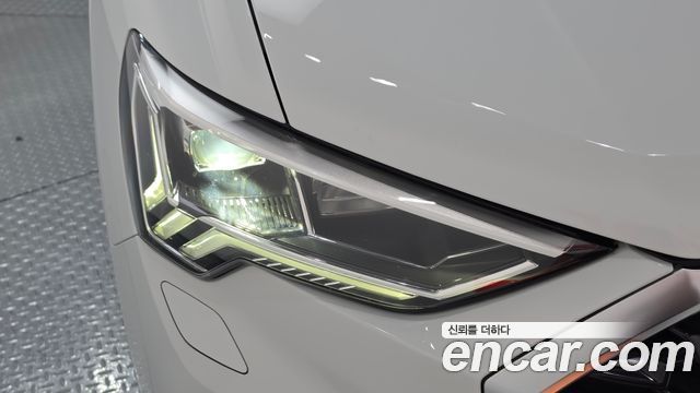 Audi Q3 (F3) 35 TDI Premium Sportback 2022 — фото 22