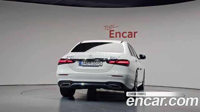 Mercedes-Benz E-Class (W213) E220d 4MATIC AMG Line 2021 — фото 4