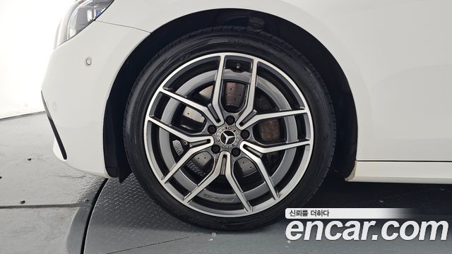 Mercedes-Benz E-Class (W213) E220d 4MATIC AMG Line 2021 — фото 5