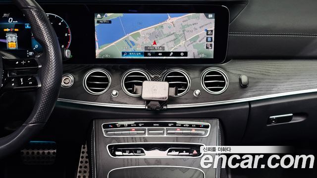 Mercedes-Benz E-Class (W213) E220d 4MATIC AMG Line 2021 — фото 17