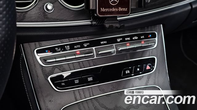 Mercedes-Benz E-Class (W213) E220d 4MATIC AMG Line 2021 — фото 20