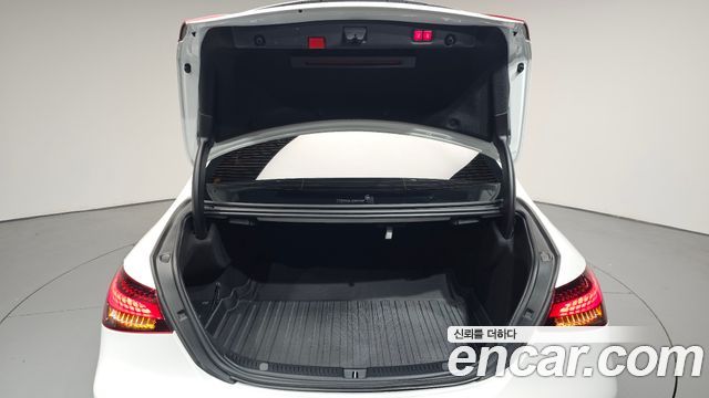 Mercedes-Benz E-Class (W213) E220d 4MATIC AMG Line 2021 — фото 33