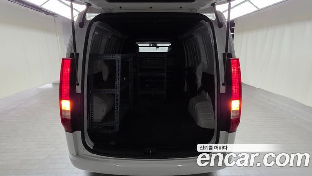 Hyundai Staria Cargo 3-Seater Modern 2022 — фото 15