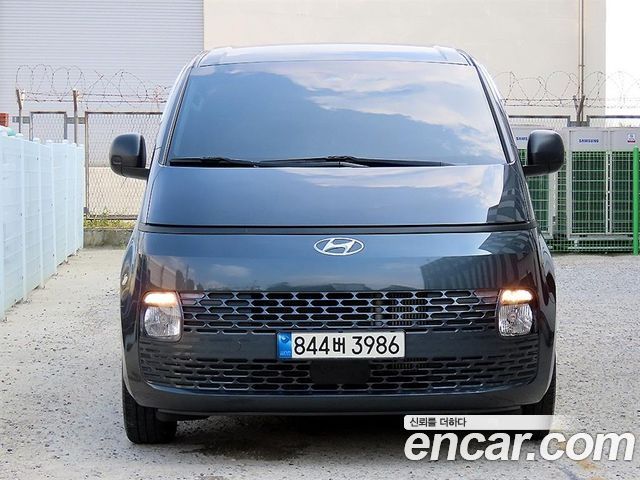 Hyundai Staria Cargo 3-Seater Smart 2023 — фото 1