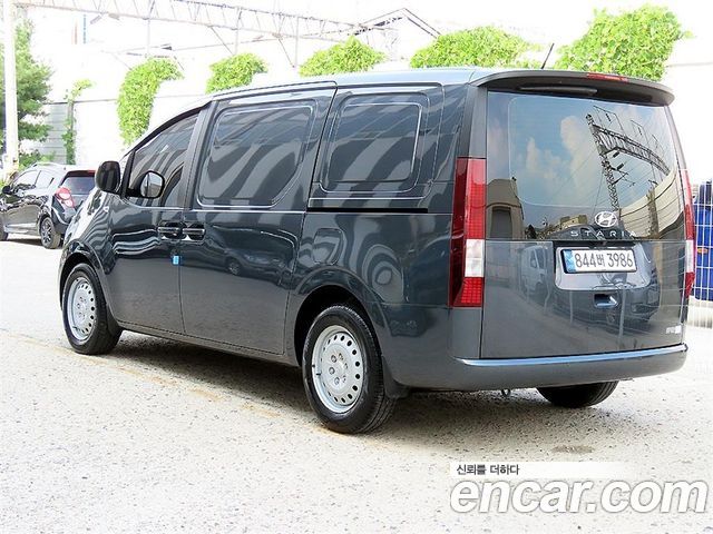 Hyundai Staria Cargo 3-Seater Smart 2023 — фото 3