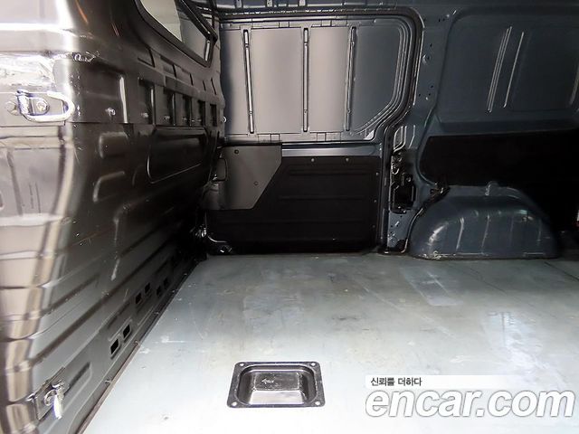 Hyundai Staria Cargo 3-Seater Smart 2023 — фото 6
