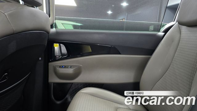 Kia Carnival (IV) HEV 9seater Signature 2024 — фото 31