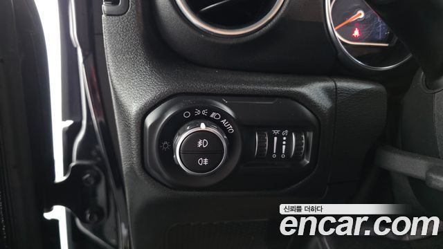 Jeep Wrangler (JL) 2.0 Overland 4Door 2019 — фото 19