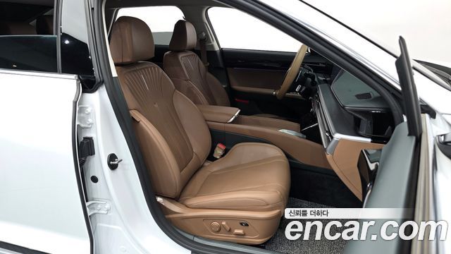 Hyundai Grandeur (GN7) 2,5 Gasoline 2WD Exclusive 2024 — фото 11