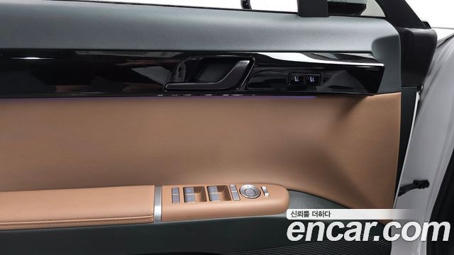Hyundai Grandeur (GN7) 2,5 Gasoline 2WD Exclusive 2024 — фото 19
