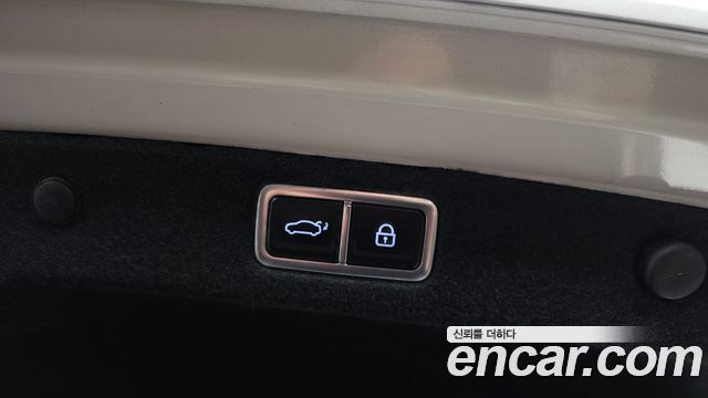 Hyundai Grandeur (GN7) 2,5 Gasoline 2WD Exclusive 2024 — фото 30
