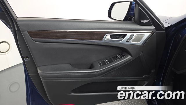 Genesis G80 3.3 GDI AWD Premium Luxury 2017 — фото 24