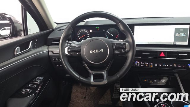 Kia K5 Hybrid (III) Signature 2025 — фото 12