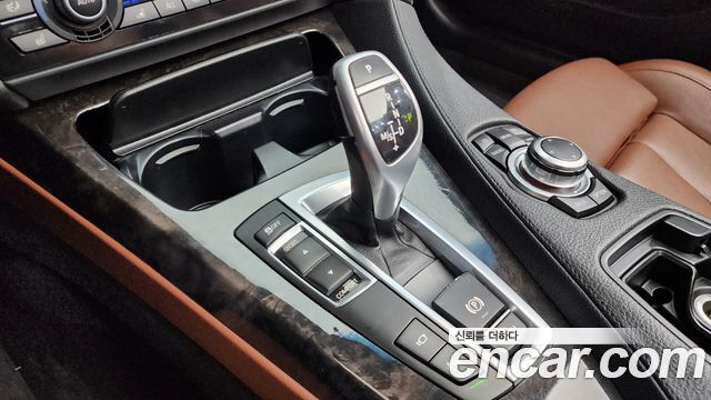 BMW 6 Series (F12) 650i Convertible 2011 — фото 9