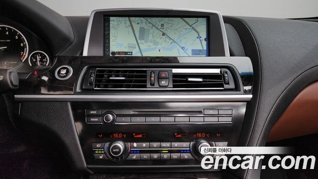 BMW 6 Series (F12) 650i Convertible 2011 — фото 14
