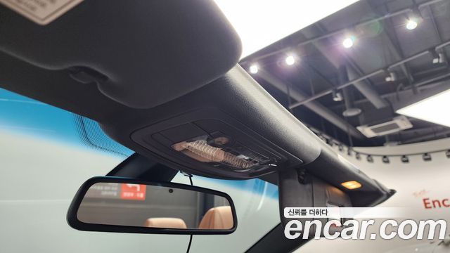 BMW 6 Series (F12) 650i Convertible 2011 — фото 19