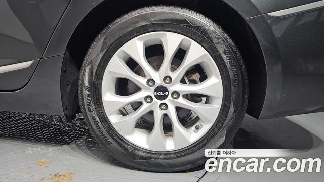 Kia K8 2.5 Gasoline 2WD Noblesse Light 2023 — фото 21