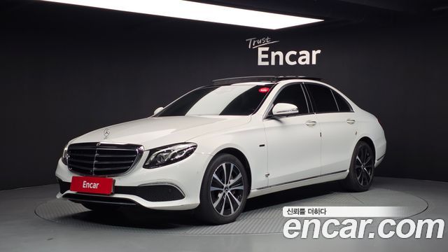 Mercedes-Benz E-Class (W213) E300e Exclusive 2019 — фото 1
