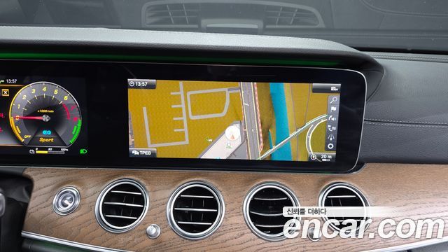 Mercedes-Benz E-Class (W213) E300e Exclusive 2019 — фото 14