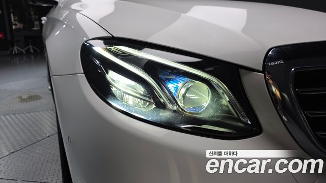 Mercedes-Benz E-Class (W213) E300e Exclusive 2019 — фото 22