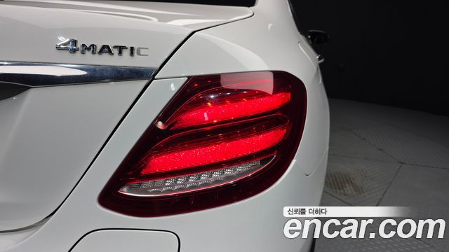 Mercedes-Benz E-Class (W213) E300e Exclusive 2019 — фото 23