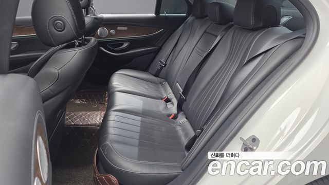 Mercedes-Benz E-Class (W213) E300e Exclusive 2019 — фото 26