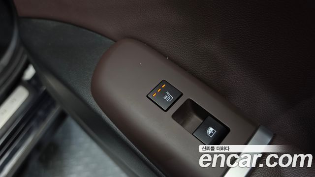 Hyundai Grandeur (GN7) 2,5 Gasoline 2WD Premium 2023 — фото 19