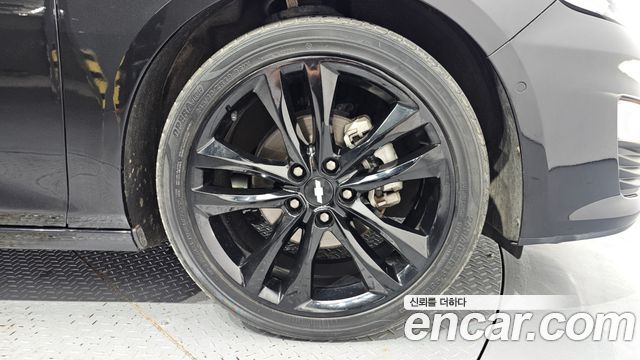 Chevrolet Malibu 2.0 Turbo Perfect Black 2019 — фото 21