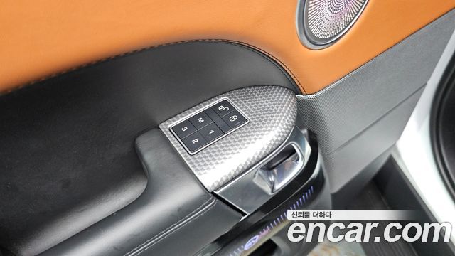 Land Rover Range Rover Sport (II) 5.0 SVR 2016 — фото 17