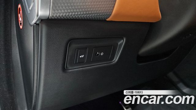 Land Rover Range Rover Sport (II) 5.0 SVR 2016 — фото 19