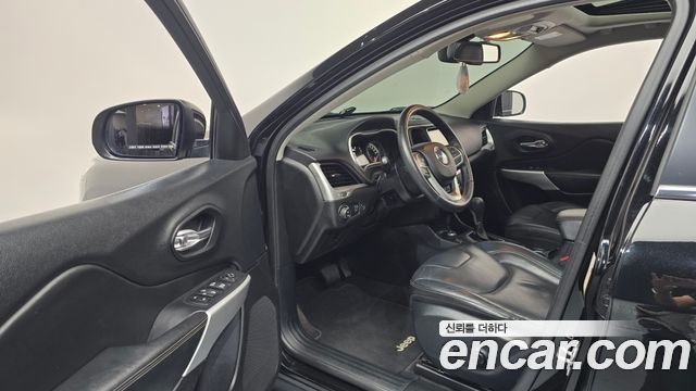 Jeep Cherokee (KL) 2.4 Longitude AWD 2017 — фото 10