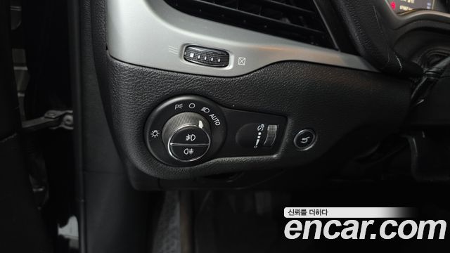 Jeep Cherokee (KL) 2.4 Longitude AWD 2017 — фото 16