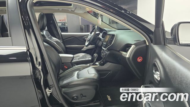 Jeep Cherokee (KL) 2.4 Longitude AWD 2017 — фото 26