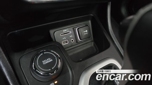 Jeep Cherokee (KL) 2.4 Longitude AWD 2017 — фото 30