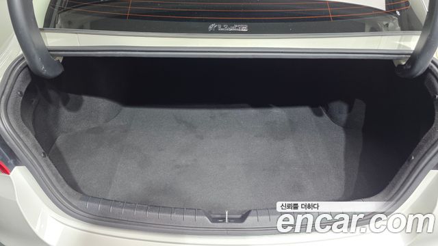 Kia K5 (III) 2.0 Noblesse 2022 — фото 20