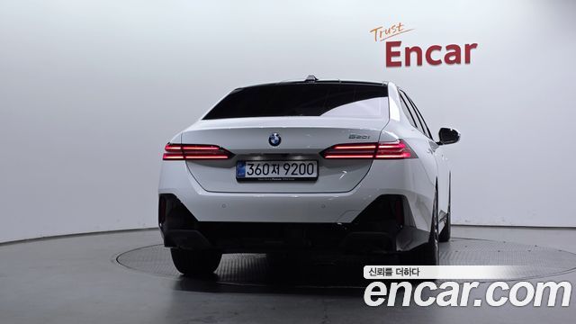 BMW 5 Series (G60) 520i M Sport 2025 — фото 4