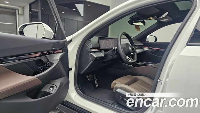 BMW 5 Series (G60) 520i M Sport 2025 — фото 10