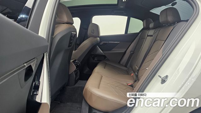 BMW 5 Series (G60) 520i M Sport 2025 — фото 12