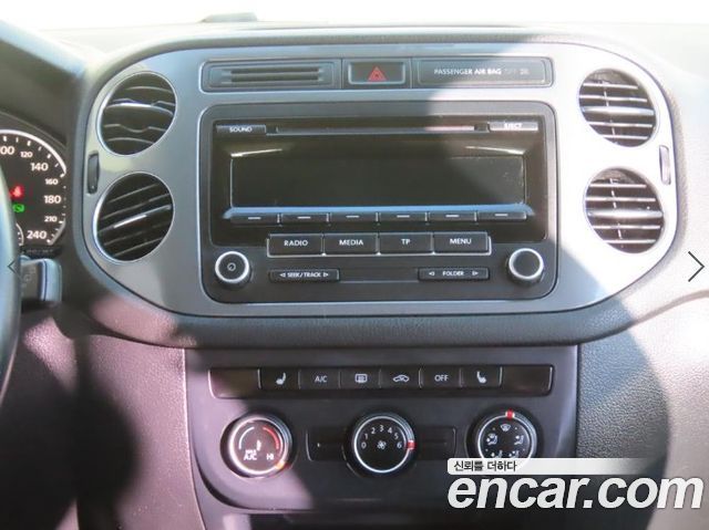 Volkswagen Tiguan 2.0 TDI Comfort 5N 2016 — фото 9