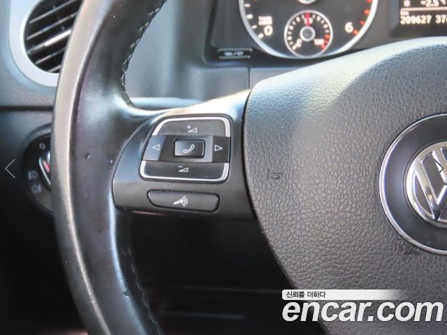 Volkswagen Tiguan 2.0 TDI Comfort 5N 2016 — фото 15