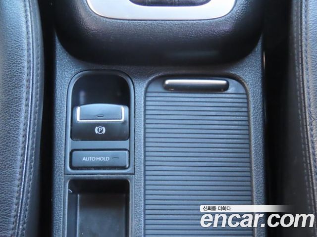 Volkswagen Tiguan 2.0 TDI Comfort 5N 2016 — фото 18