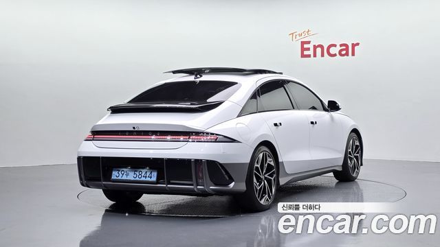 Hyundai Ioniq 6 Long Range AWD Exclusive + 2023 — фото 2